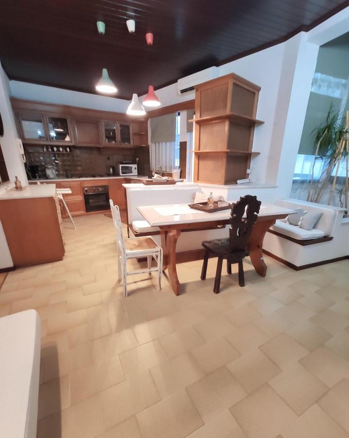 Ferienwohnung Johnny'S Loft Agrinio Exterior foto