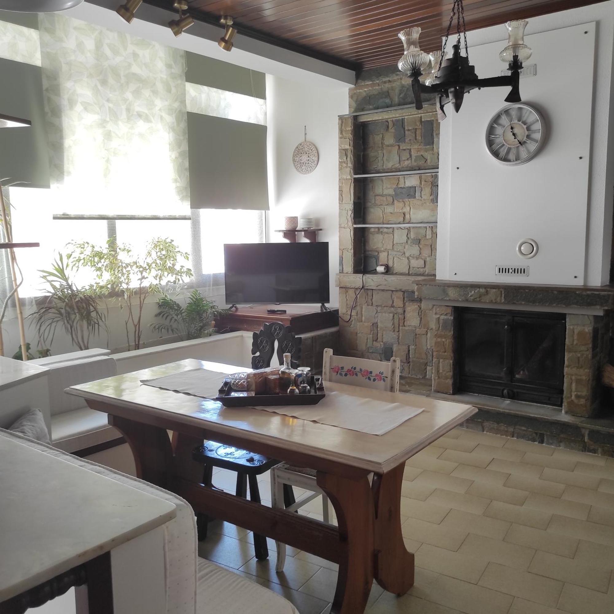 Ferienwohnung Johnny'S Loft Agrinio Exterior foto