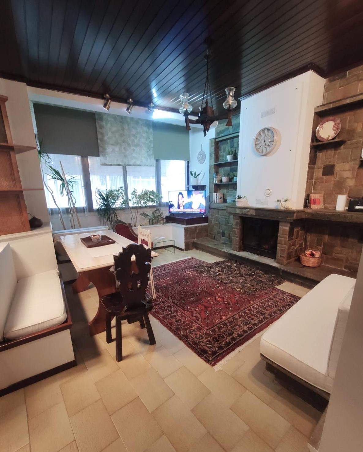 Ferienwohnung Johnny'S Loft Agrinio Exterior foto